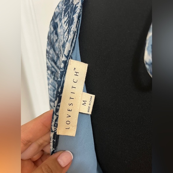 LOVESTITCH
Feather Print Split Sleeve Mini Dress - Picture 8 of 9